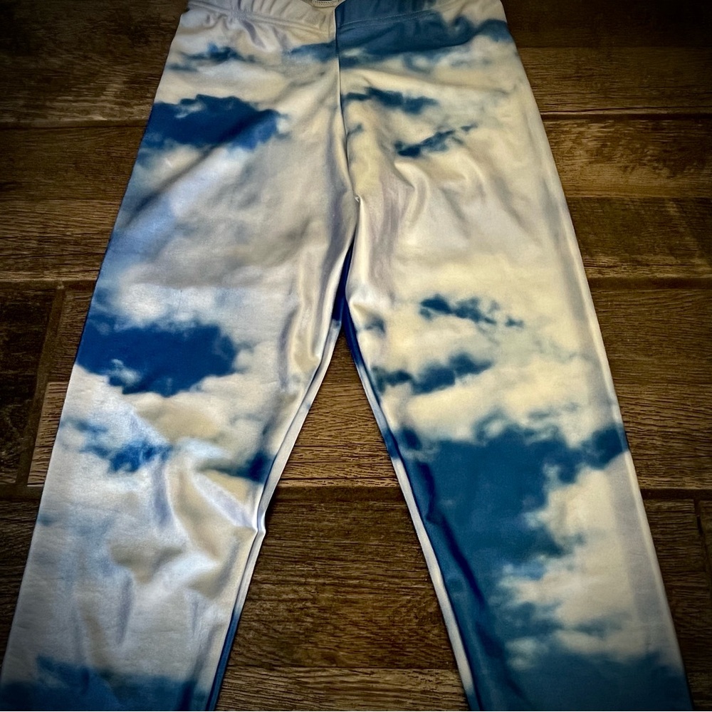 BlackMilk leggings with white clouds and blue sky print M - Picture 2 of 8